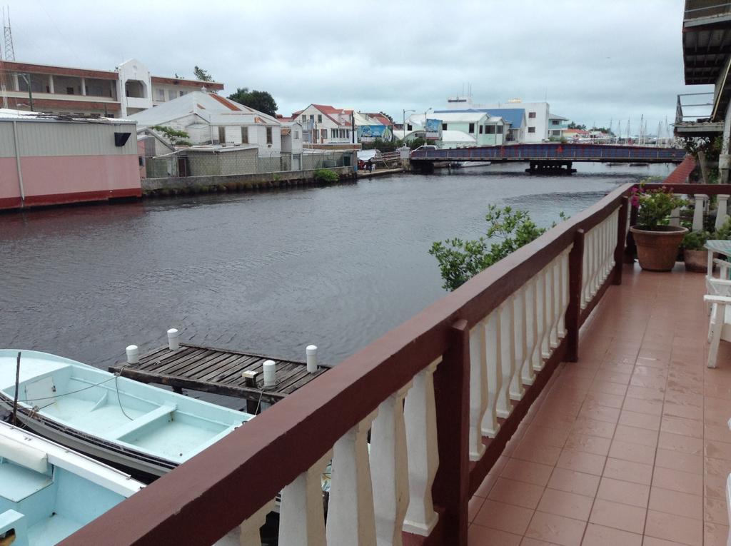 Belcove Hotel & Guesthouse Belize City Exteriör bild