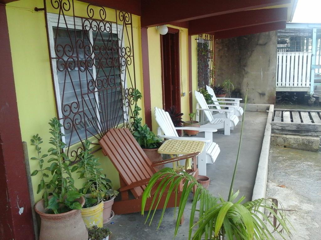 Belcove Hotel & Guesthouse Belize City Exteriör bild