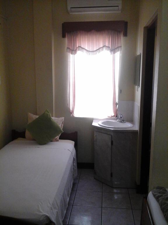 Belcove Hotel & Guesthouse Belize City Exteriör bild