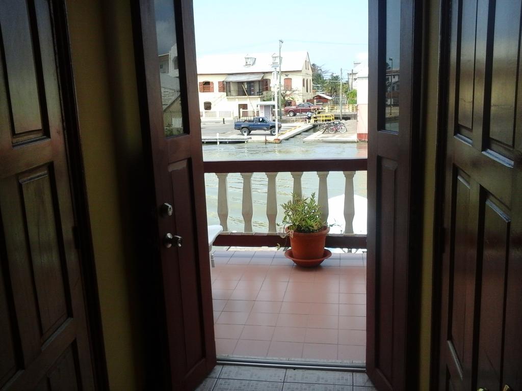 Belcove Hotel & Guesthouse Belize City Exteriör bild